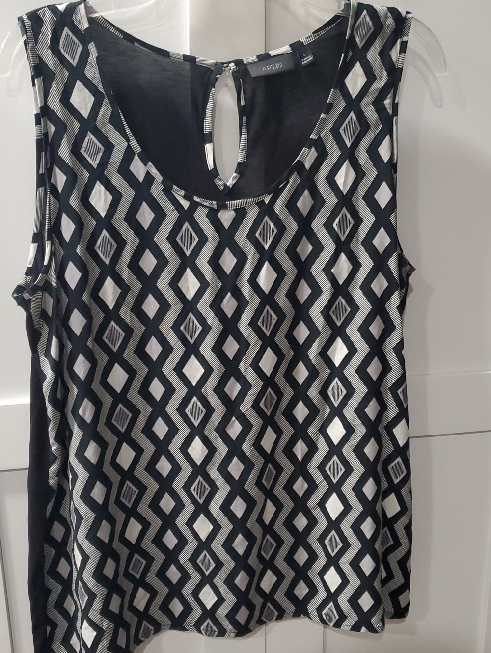 Apt. 9 Black and White Geometric Sleeveless Tank